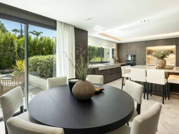 7-bedroom Villa In Marbella, Spain (1.636 M²)