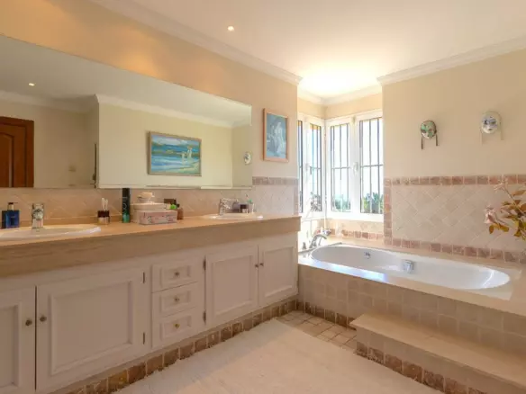 5-bedroom Villa In Elviria, Spain (298 M²)