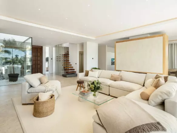 6-bedroom Villa In Marbella, Spain (854 M²)