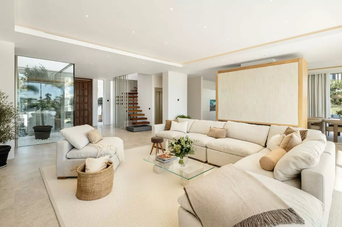 6-bedroom Villa In Marbella, Spain (854 M²)