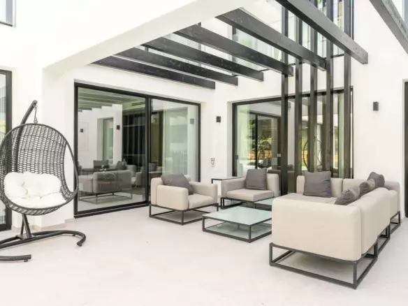 4-bedroom Villa In Marbella, Spain (360 M²)