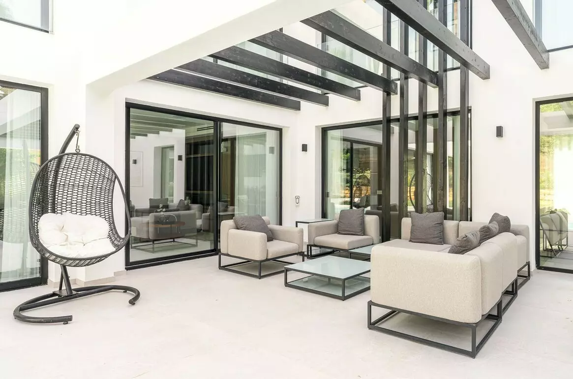 4-bedroom Villa In Marbella, Spain (360 M²)