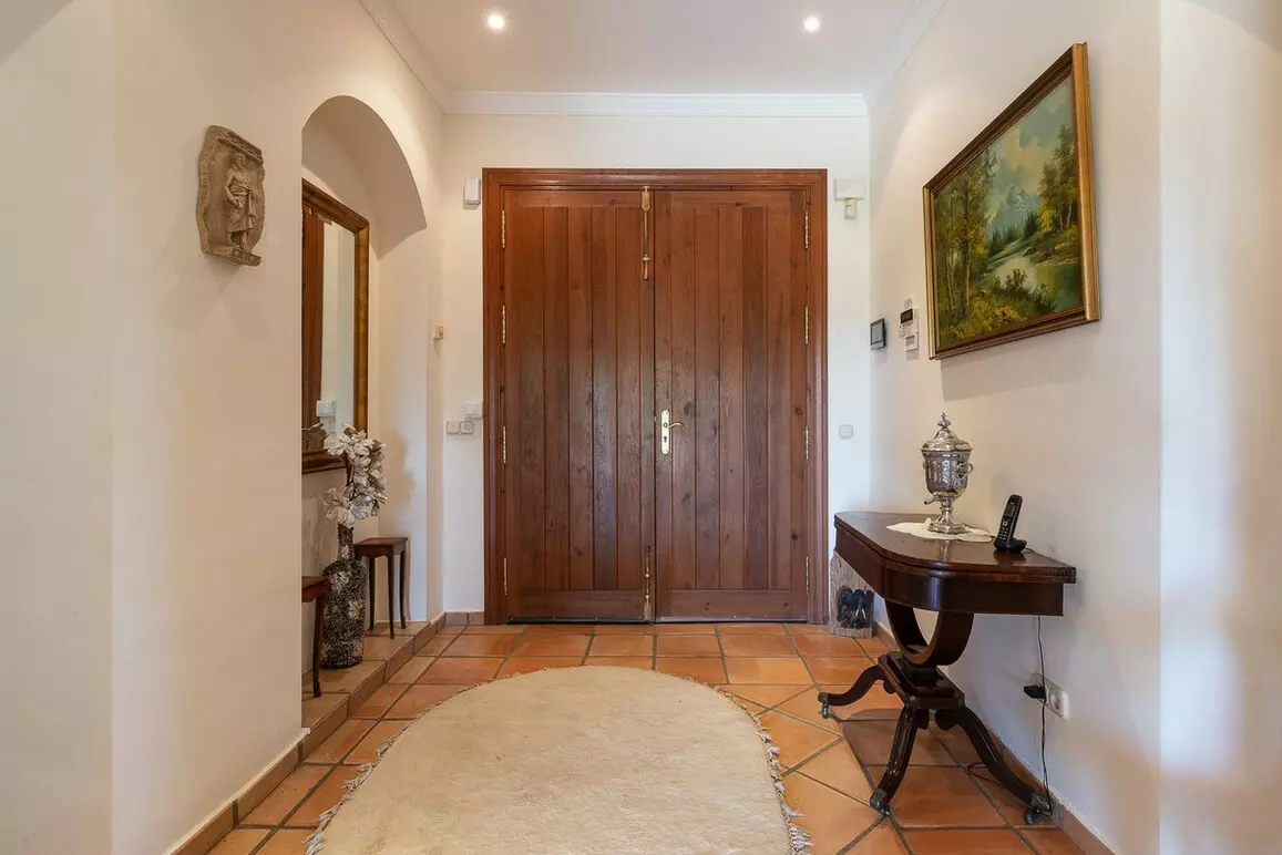 5-bedroom Villa In Elviria, Spain (298 M²)