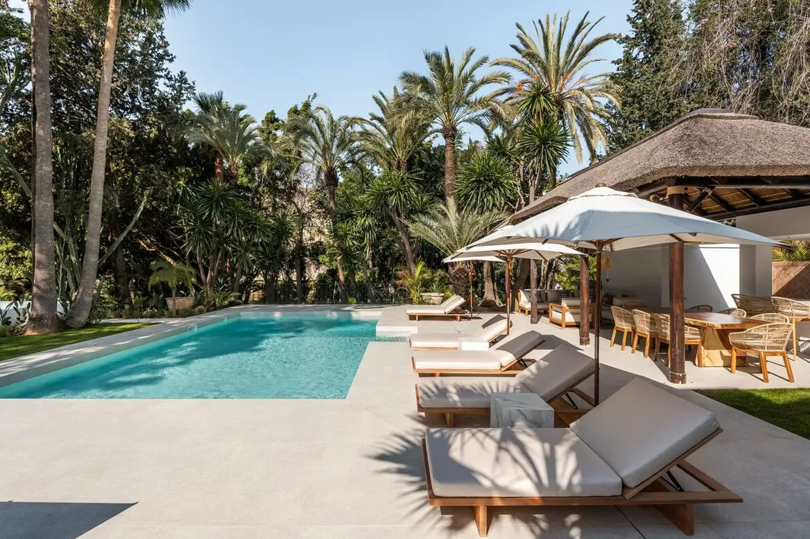 5-bedroom Villa In Marbella, Spain (983 M²)