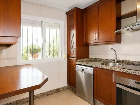 5-bedroom Townhouse In Marbella, Spain (206 M²)