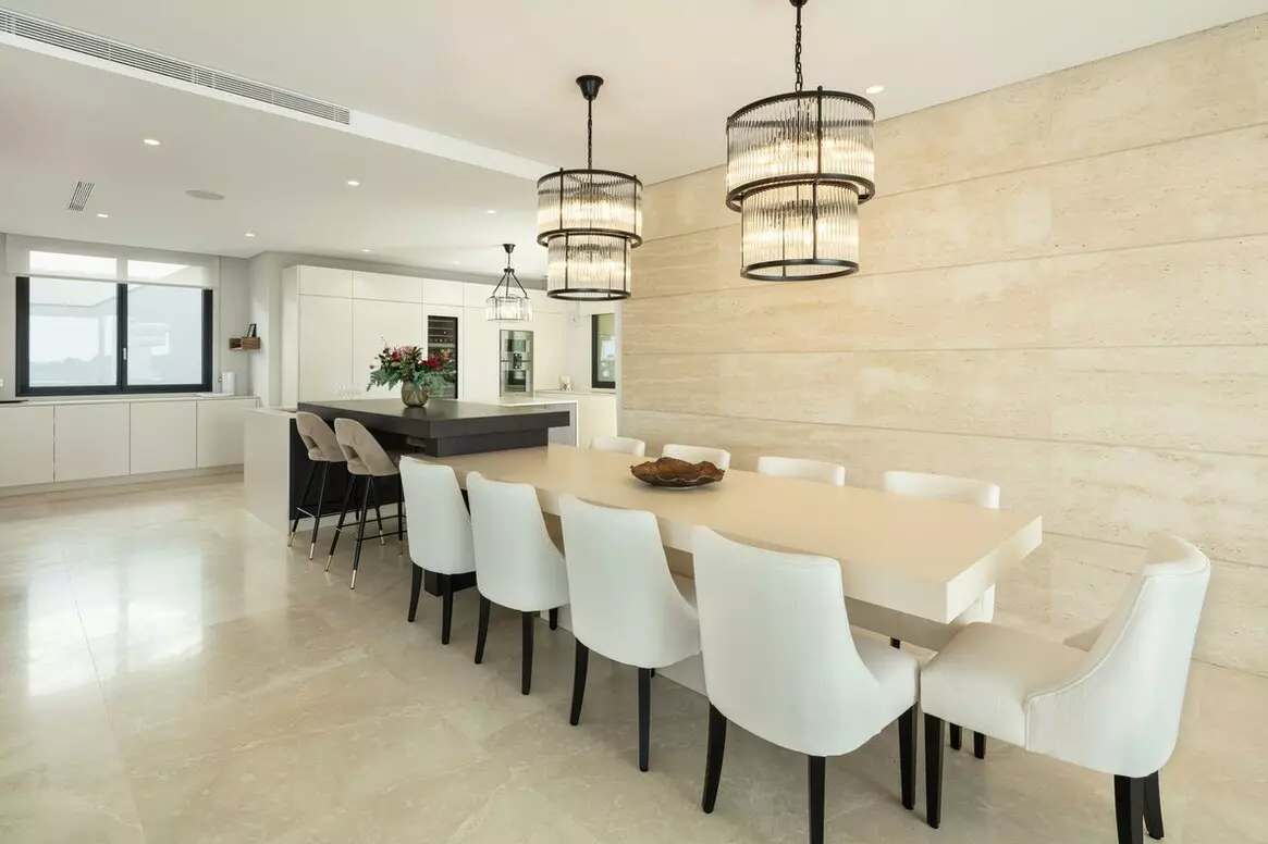 7-bedroom Villa In Estepona, Spain (1.365 M²)