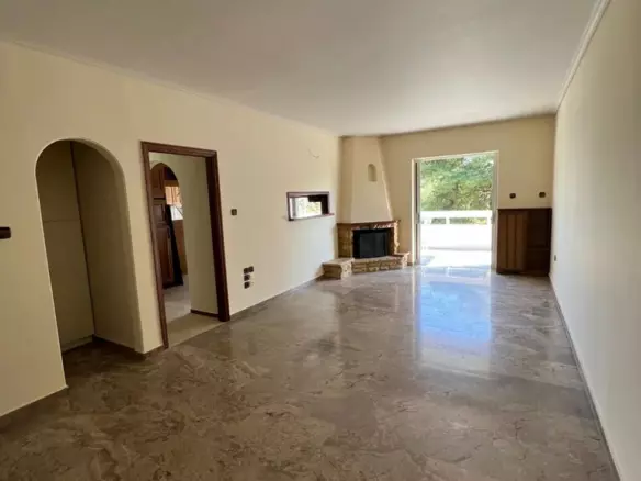 2-bedroom Flat In Pefki, Greece (88 M²)