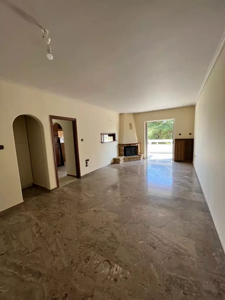2-bedroom Flat In Pefki, Greece (88 M²)