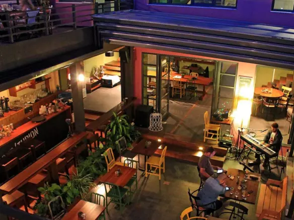 Business In Loutraki-perachora, Greece (340 M²)