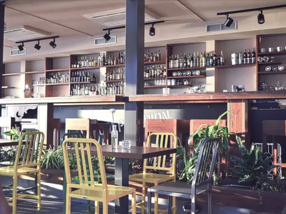 Business In Loutraki-perachora, Greece (340 M²)