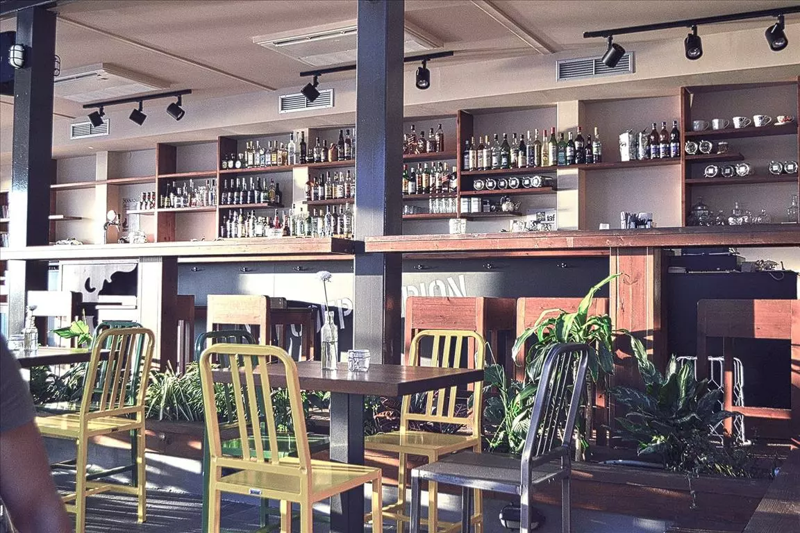 Business In Loutraki-perachora, Greece (340 M²)
