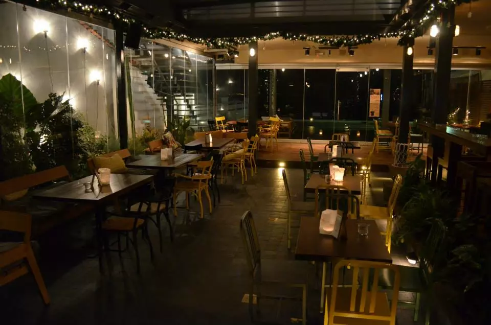Business In Loutraki-perachora, Greece (340 M²)