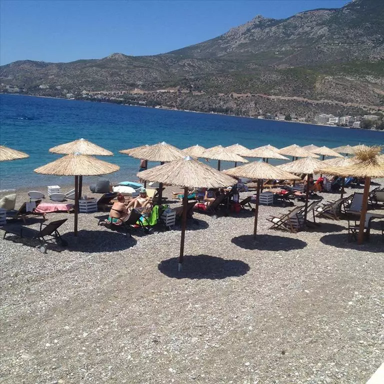 Business In Loutraki-perachora, Greece (340 M²)