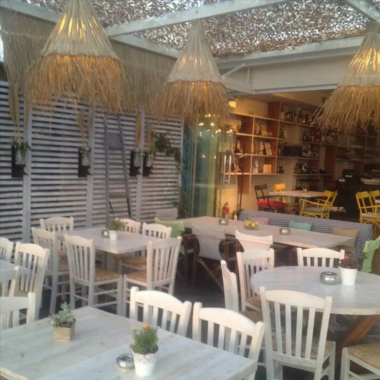 Business In Loutraki-perachora, Greece (340 M²)