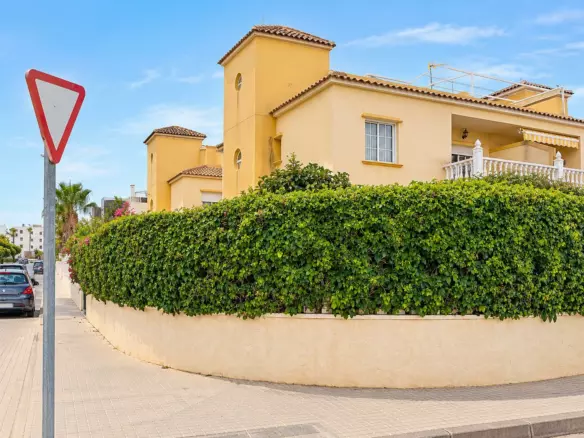 2-bedroom Bungalow In Orihuela Costa, Spain (90 M²)
