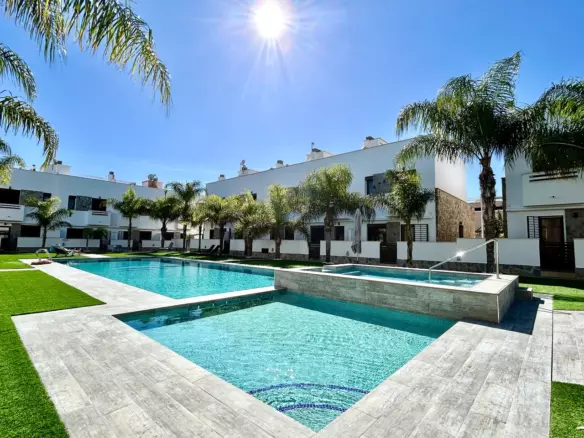 3-bedroom Town House In Pilar De La Horadada, Spain (85 M²)