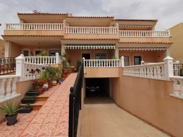3-bedroom Town House In Orihuela Costa, Spain (122 M²)