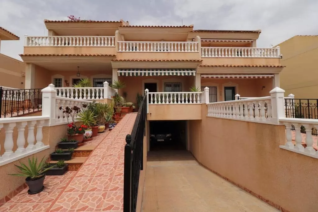 3-bedroom Town House In Orihuela Costa, Spain (122 M²)