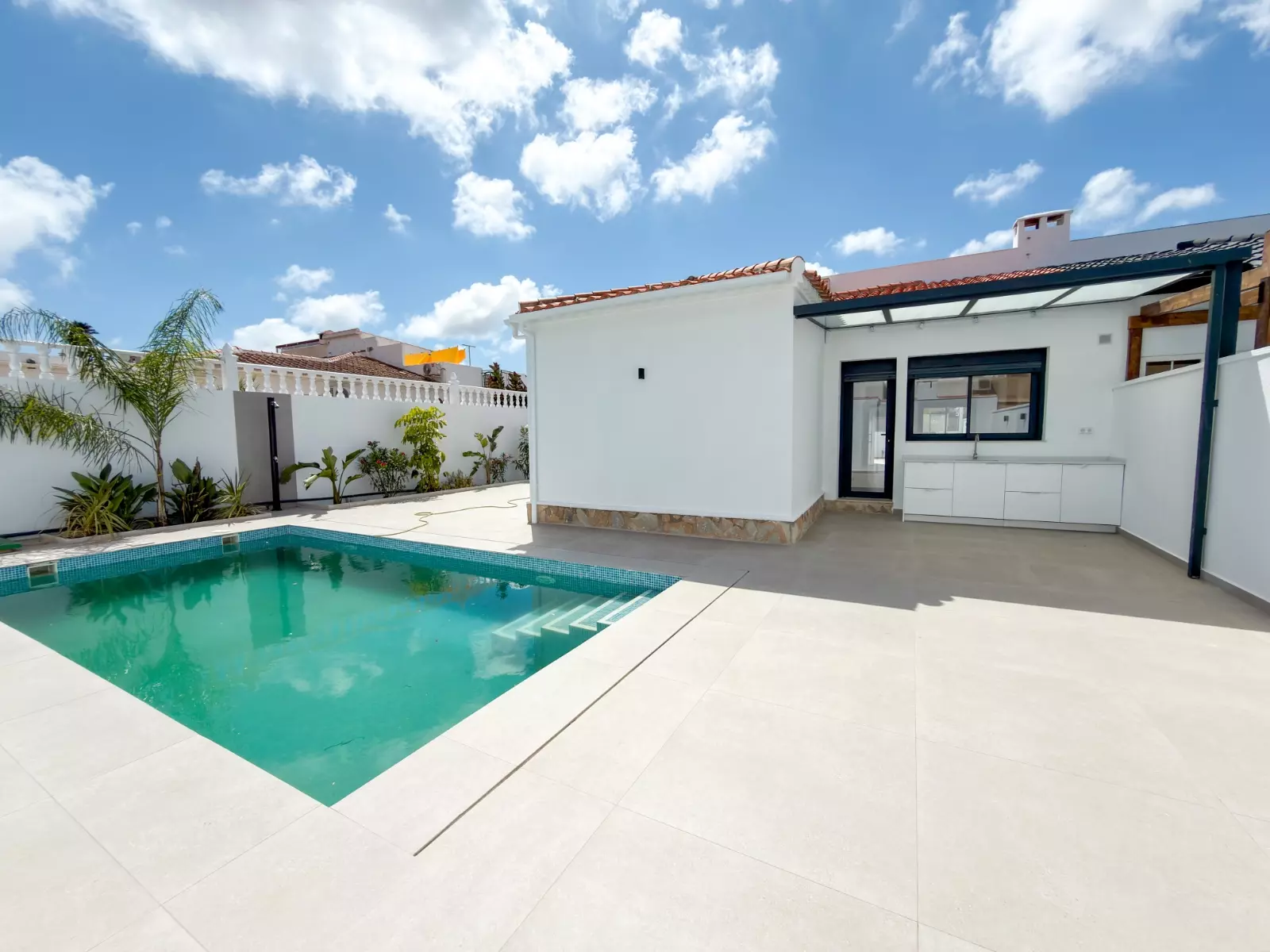 o_1jvcdrued1ckcm7h1c2l5dbsj33v-4de96c 3-bedroom Villa In Torrevieja, Spain (109 M²)