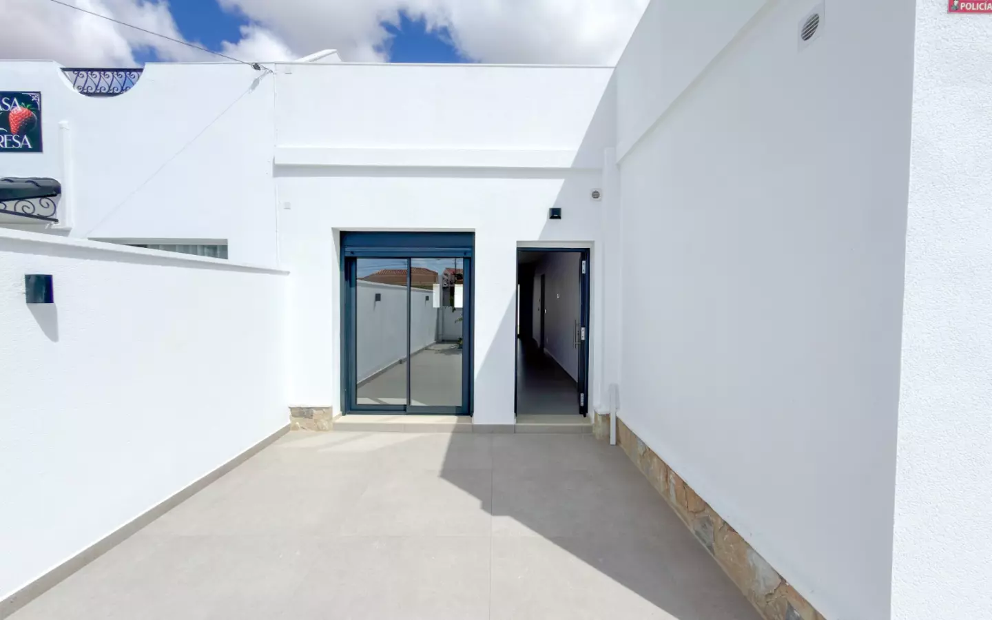 3-bedroom Villa In Torrevieja, Spain (109 M²)