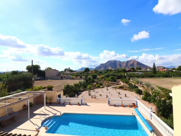 3-bedroom Country House In Rafal, Spain (166 M²)