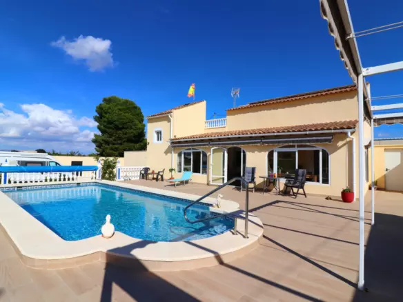 3-bedroom Country House In Rafal, Spain (166 M²)