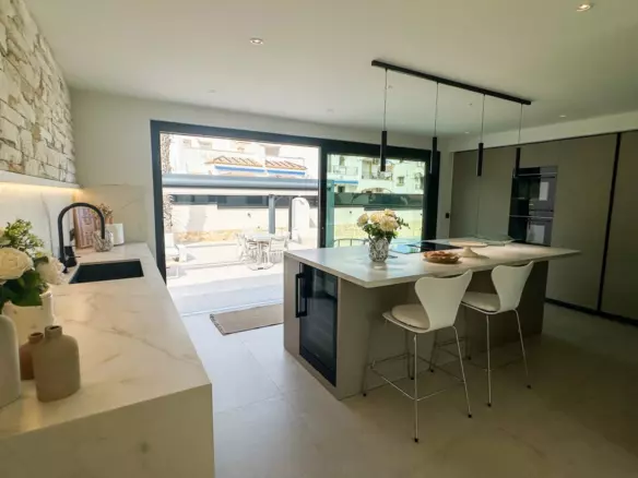 3-bedroom Villa In Orihuela, Spain (225 M²)