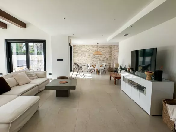 3-bedroom Villa In Orihuela, Spain (225 M²)