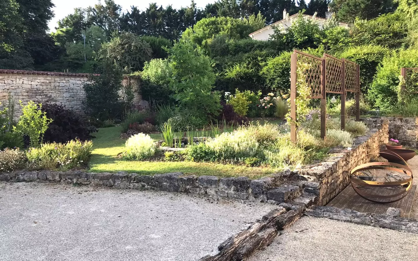 3-bedroom Country House In Poursac, France (240 M²)