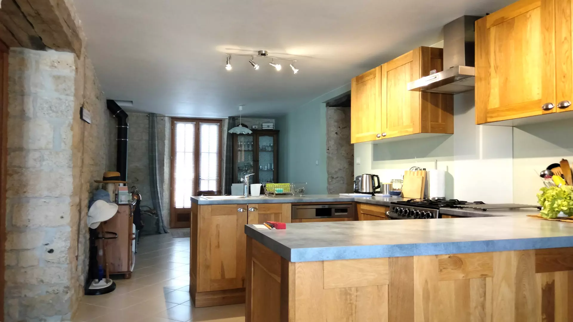 property_image_1htskddslk_20261028020814-526aee 3-bedroom Country House In Poursac, France (240 M²)