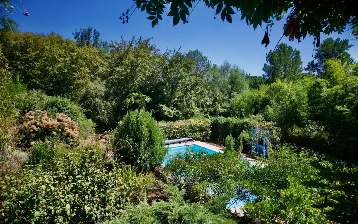 8-bedroom Manor House In Lizant, France (697 M²)