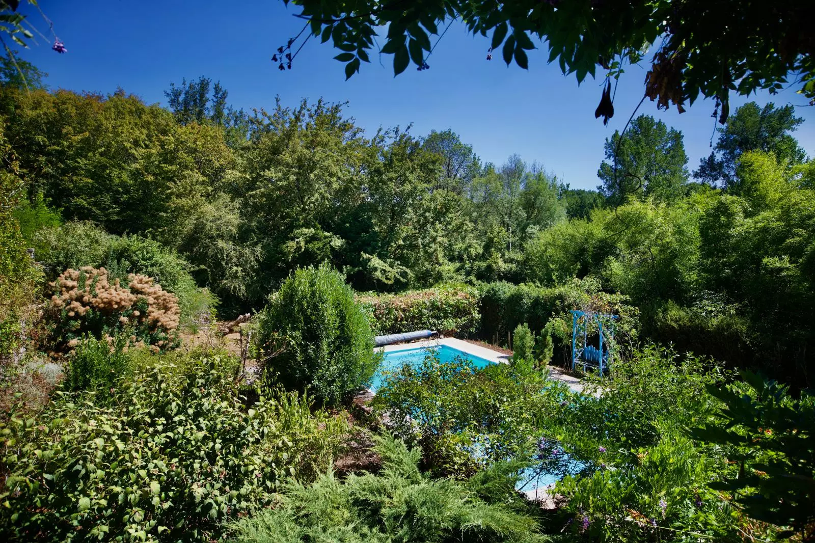 8-bedroom Manor House In Lizant, France (697 M²)