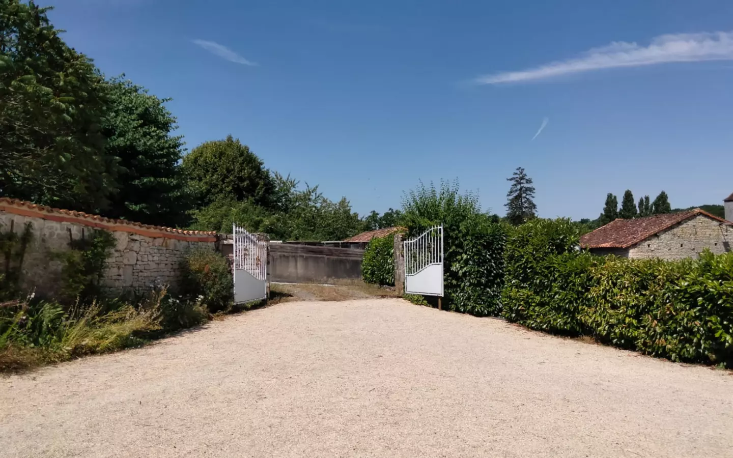 3-bedroom Country House In Poursac, France (240 M²)