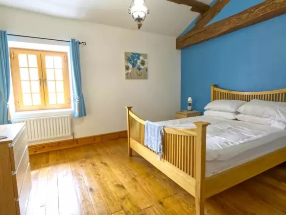 5-bedroom Country House In Lorigne, France (287 M²)