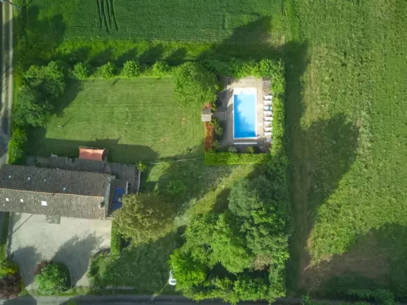 5-bedroom Country House In Lorigne, France (287 M²)