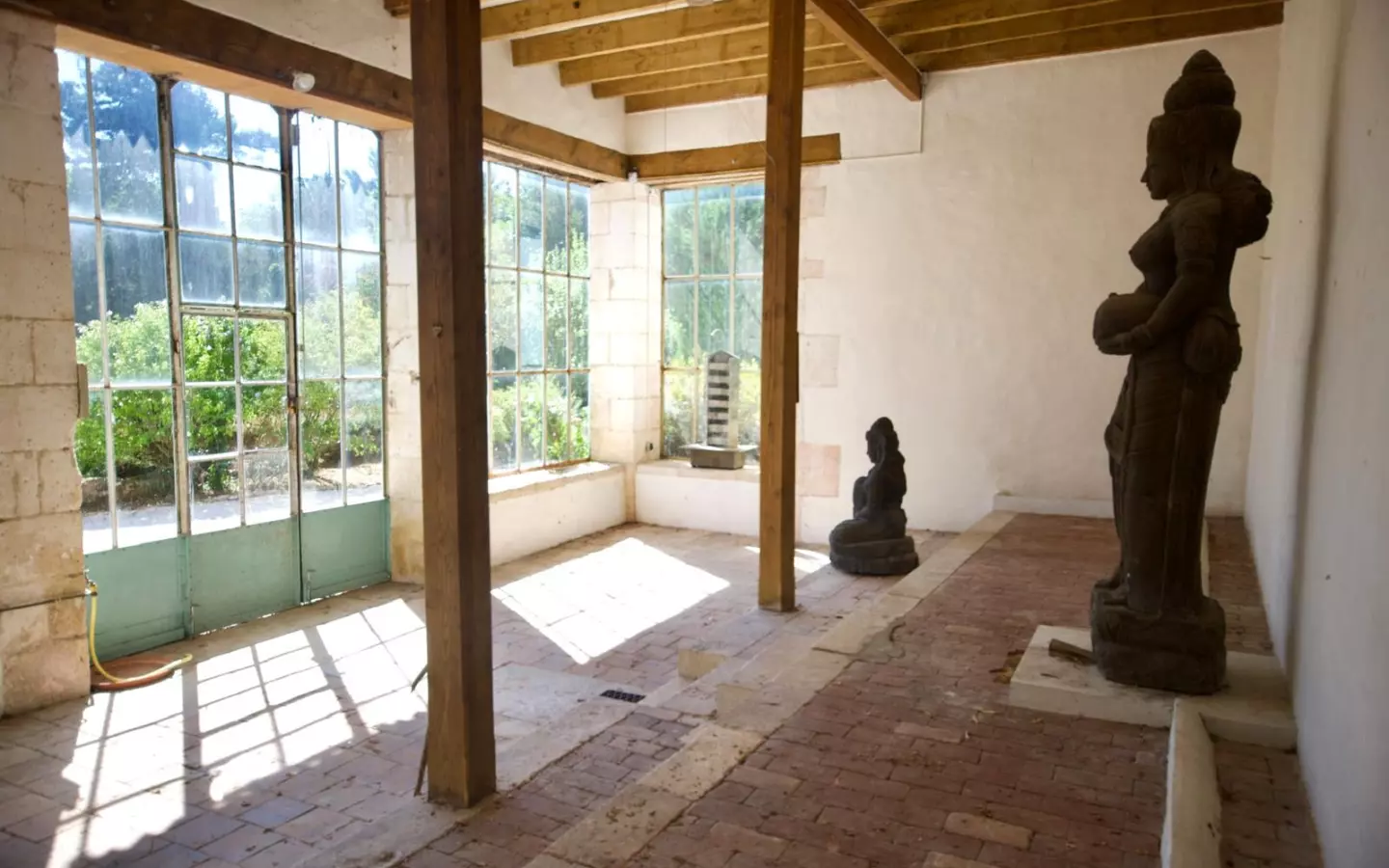 8-bedroom Manor House In Lizant, France (697 M²)