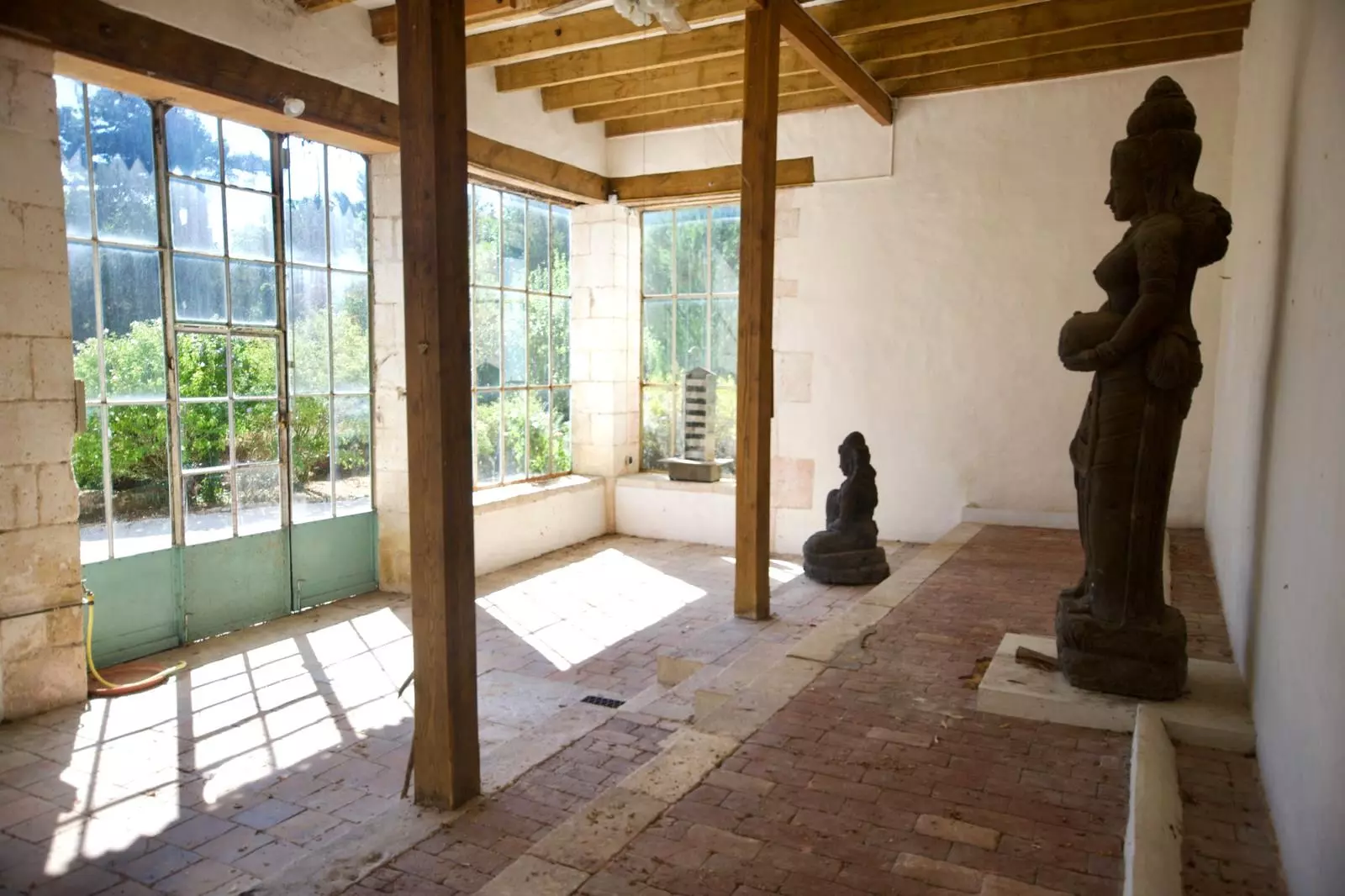 8-bedroom Manor House In Lizant, France (697 M²)