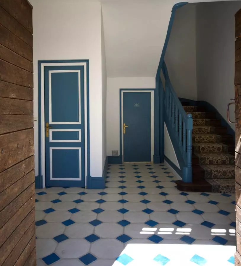 8-bedroom Manor House In Lizant, France (697 M²)