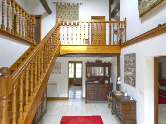 5-bedroom Country House In Lorigne, France (287 M²)