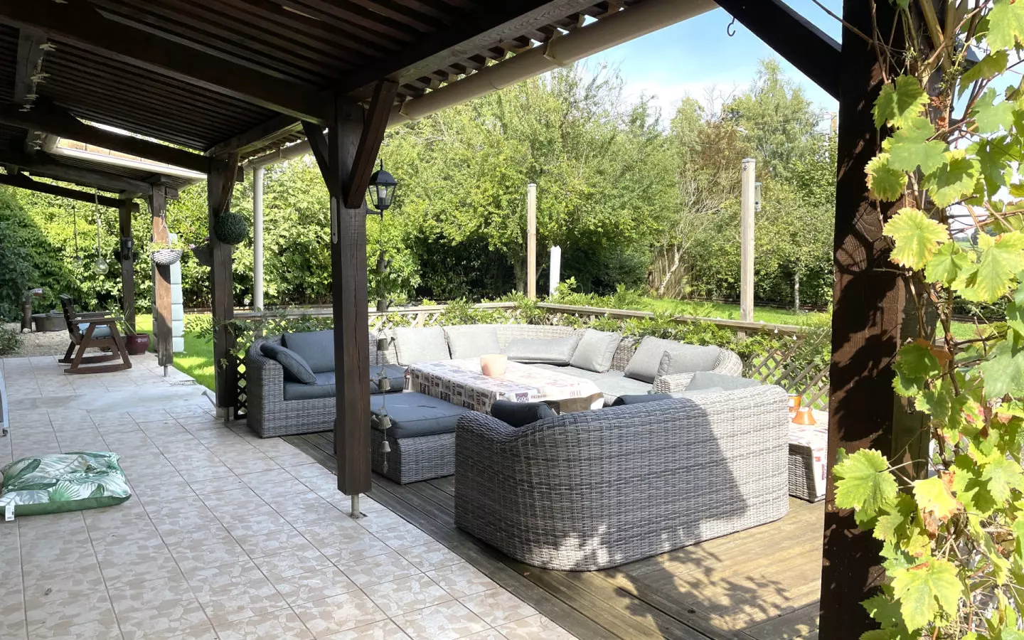 5-bedroom Country House In Lorigne, France (287 M²)