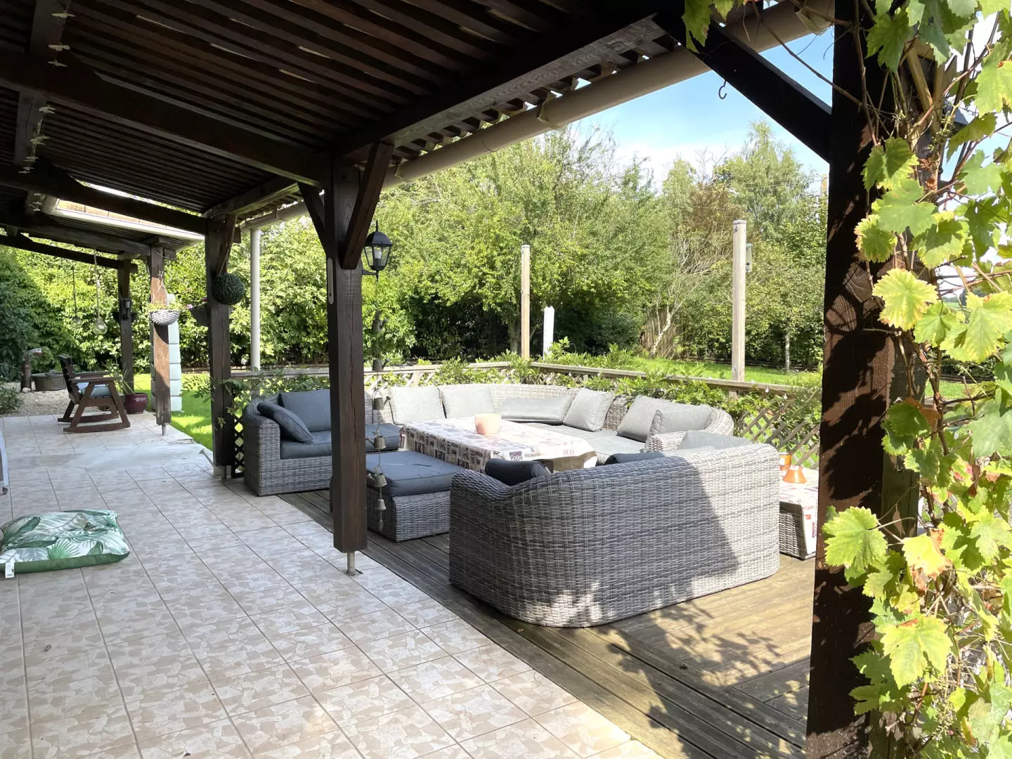 property_image_1v9b3bjiek_20261028020329-d7a59a 5-bedroom Country House In Lorigne, France (287 M²)