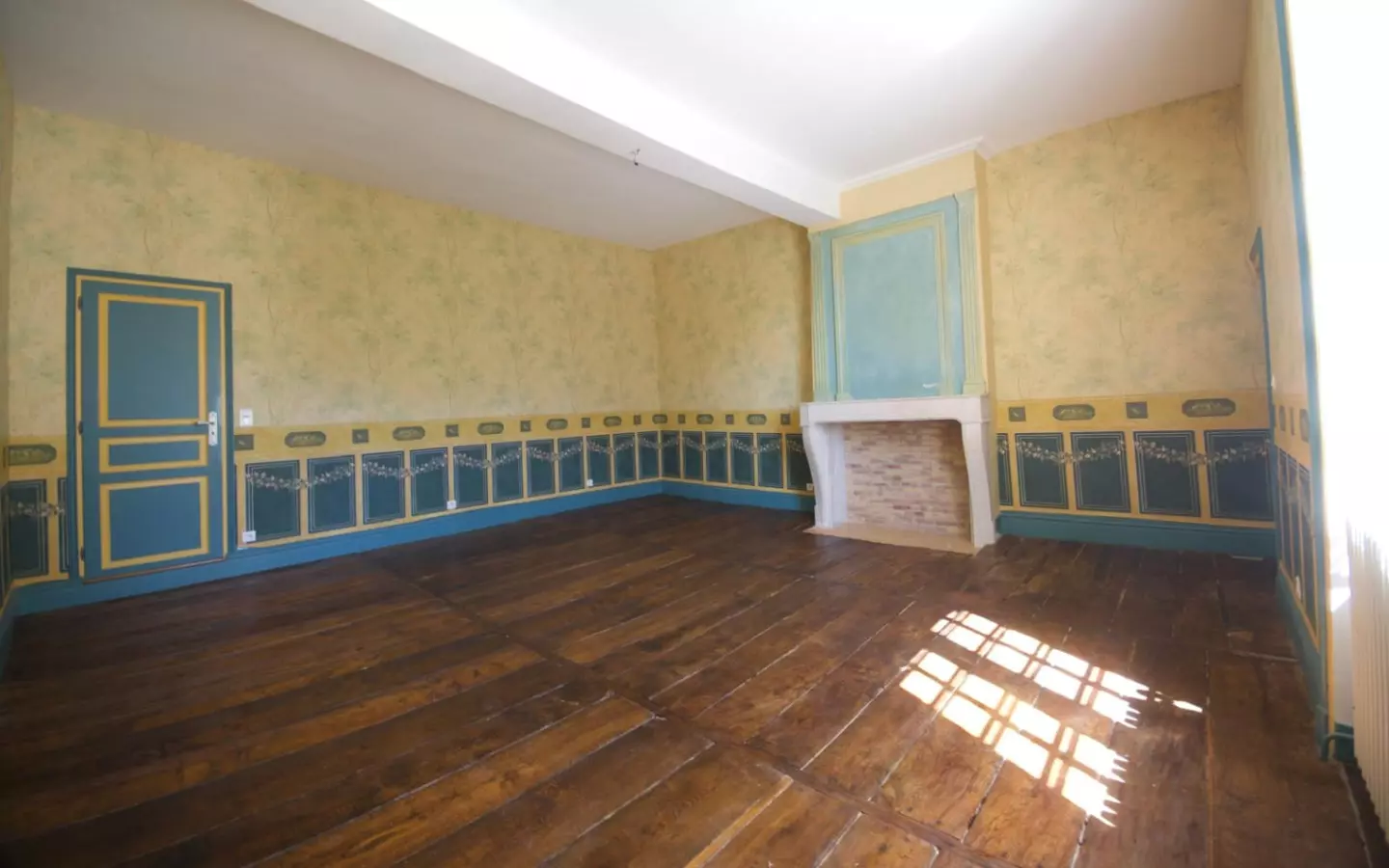 8-bedroom Manor House In Lizant, France (697 M²)