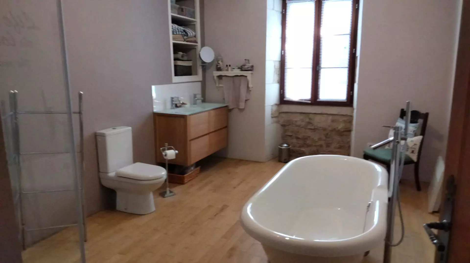 property_image_1yztovyzgd_20261028020905-58472c 3-bedroom Country House In Poursac, France (240 M²)