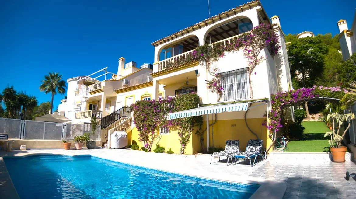 3-bedroom Villa In Orihuela Costa, Spain (133 M²)