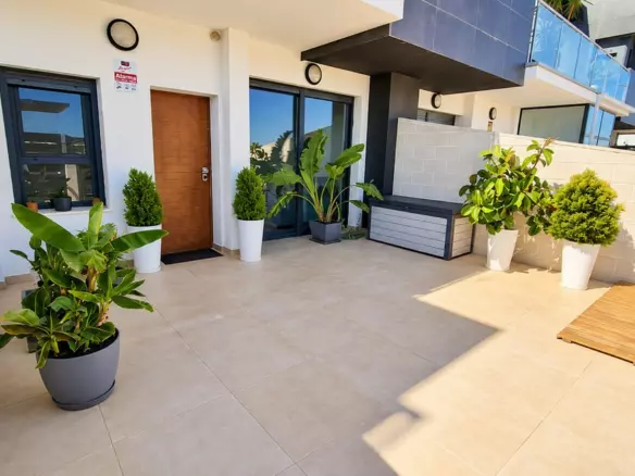 3-bedroom Town House In Orihuela Costa, Spain (175 M²)