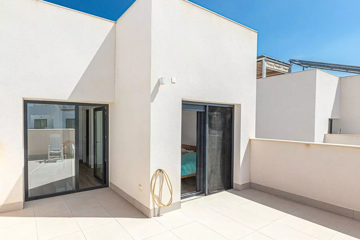 3-bedroom Villa In Rojales, Spain (162 M²)
