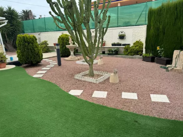 3-bedroom Villa In San Fulgencio, Spain (298 M²)