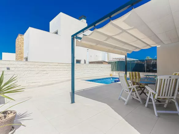 3-bedroom Villa In Rojales, Spain (162 M²)
