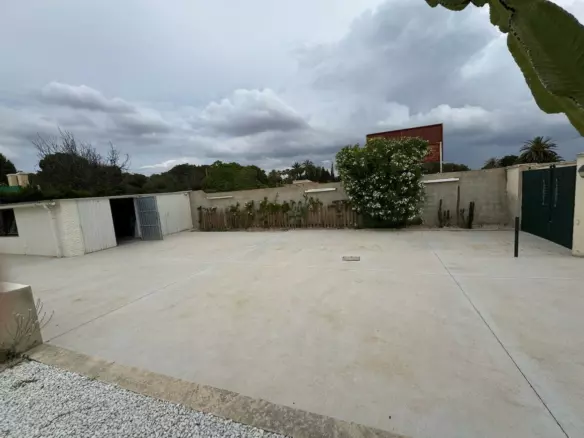 3-bedroom Villa In San Fulgencio, Spain (298 M²)