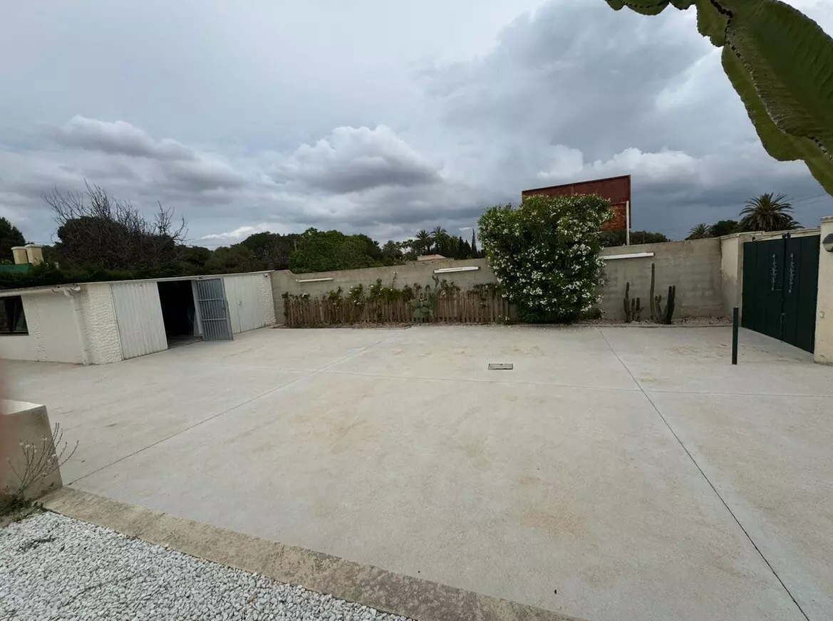 3-bedroom Villa In San Fulgencio, Spain (298 M²)